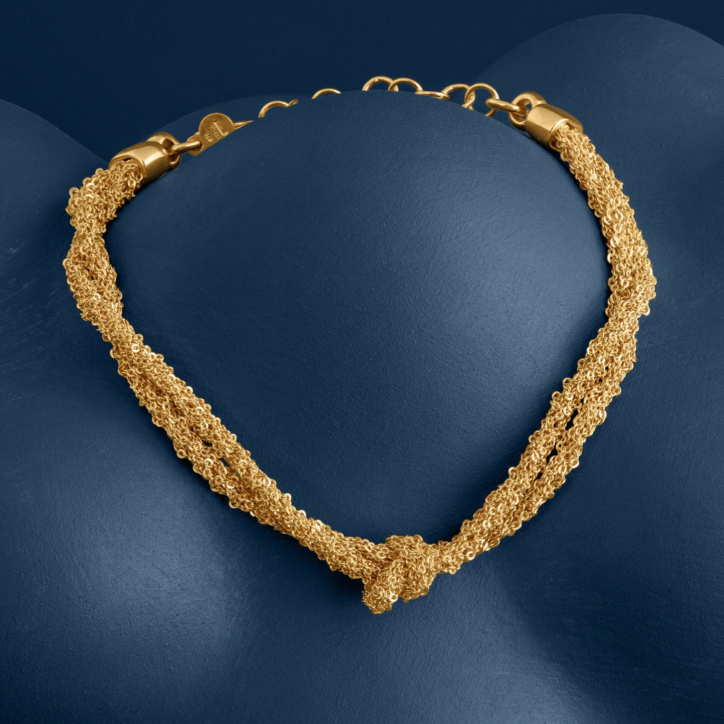 GOLD WOVEN THREAD DOUBLE KNOT BRACELET