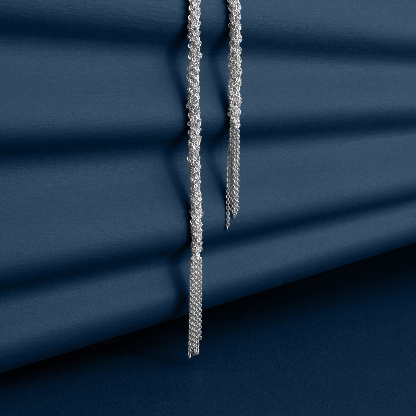 SILVER WOVEN THREAD LARIAT KNOT NECKLACE