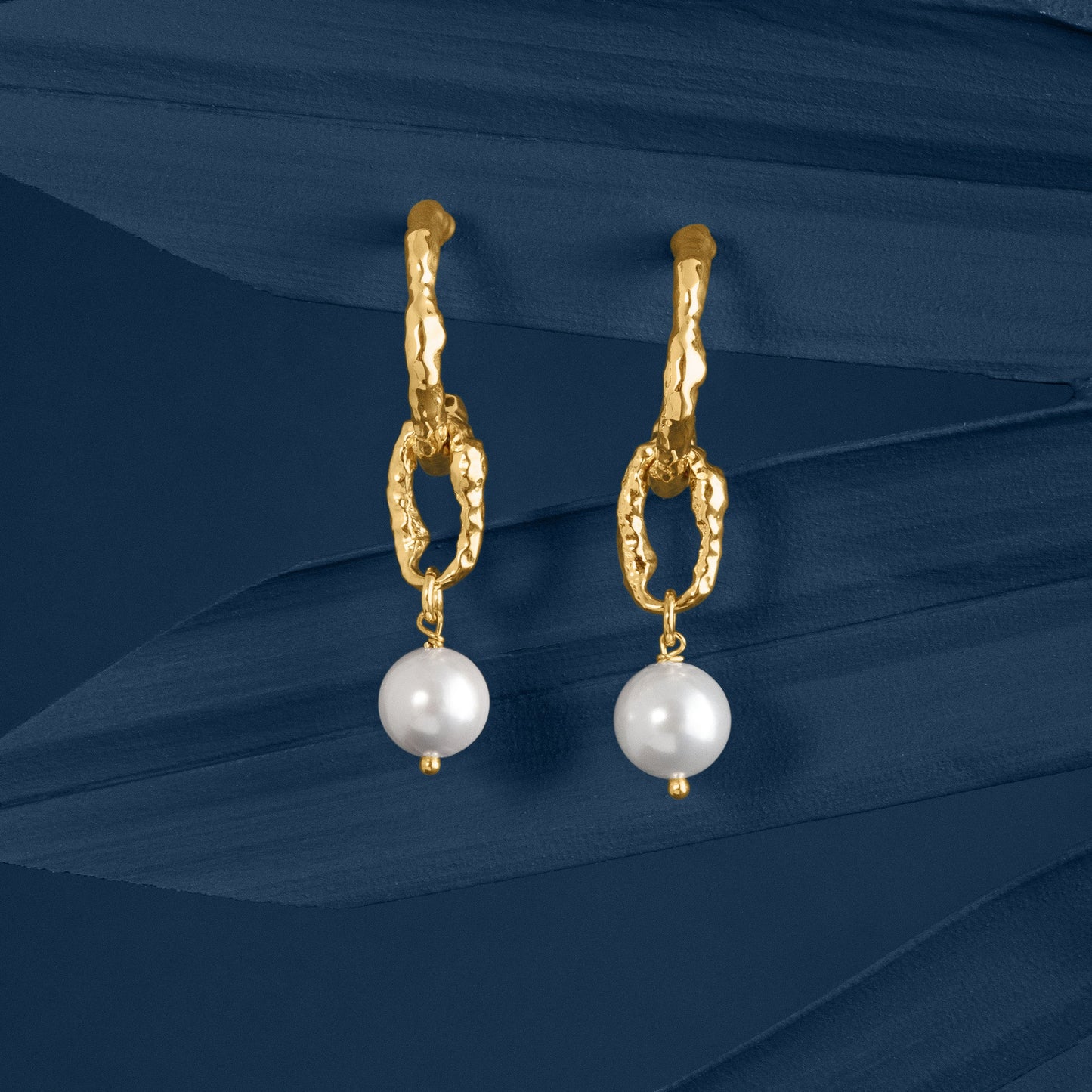 HAMMERED GOLD DROP PEARL EARRINGS