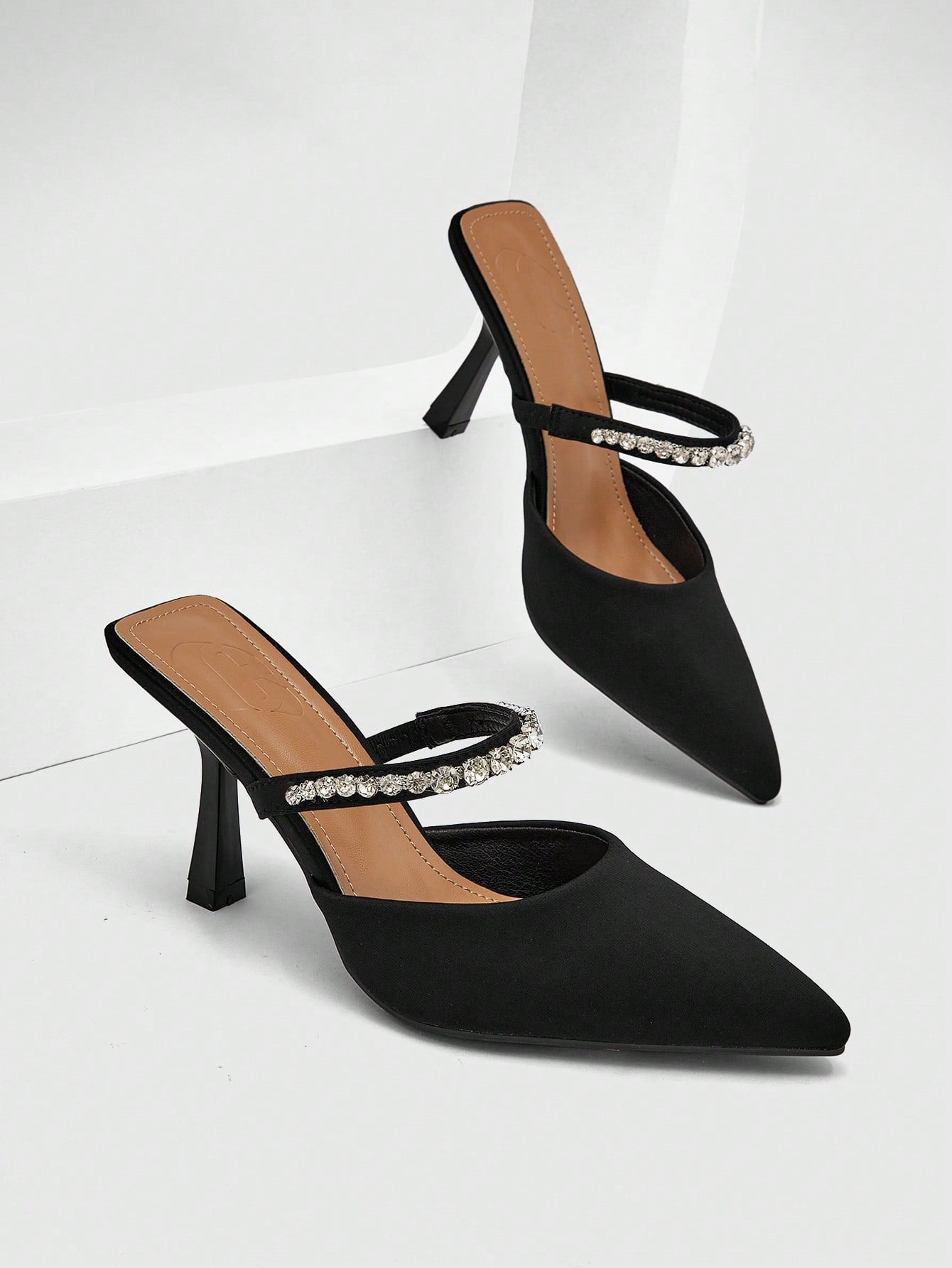 Tacones con Strass y Tacón Pirámide