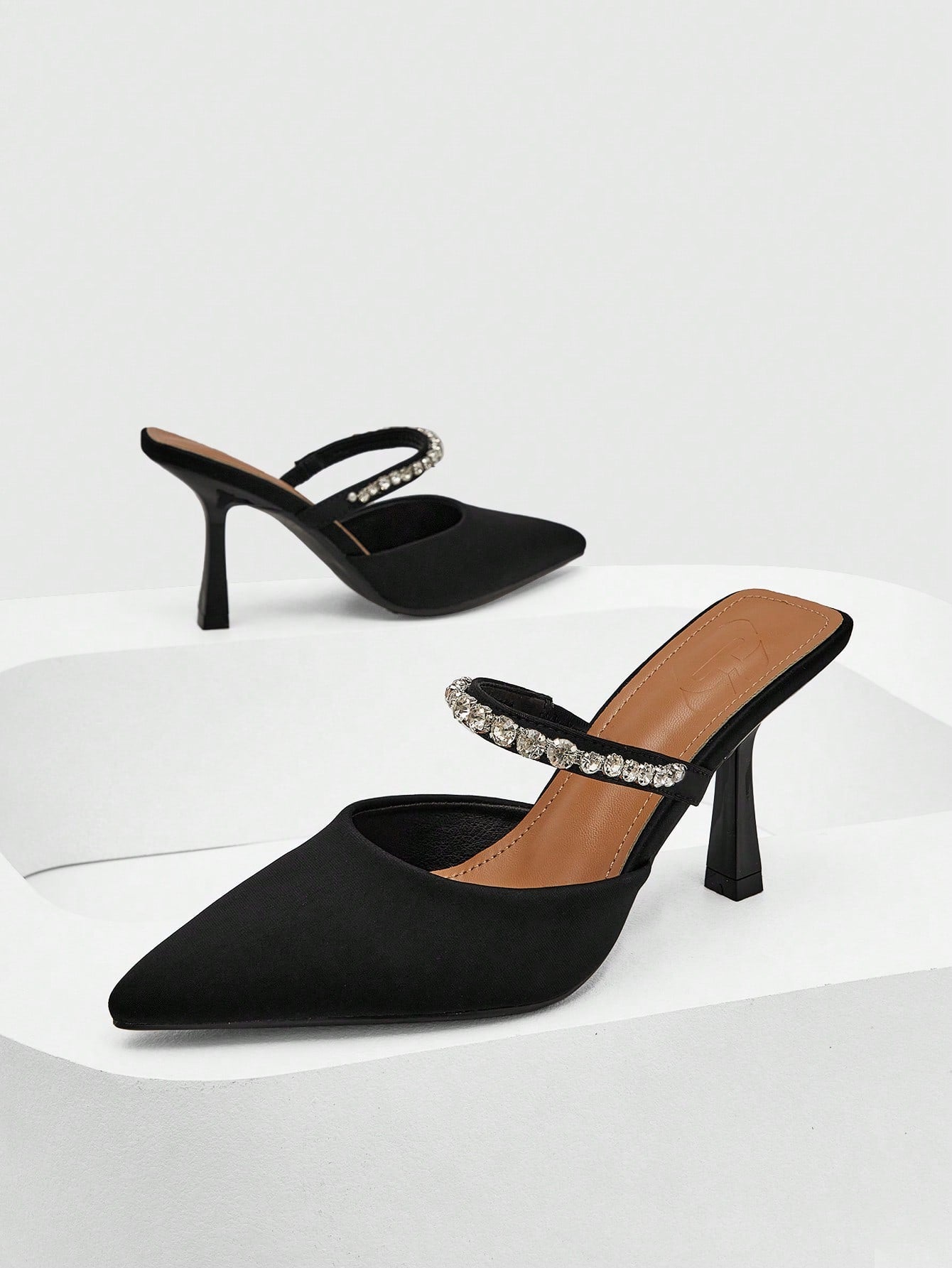 Tacones con Strass y Tacón Pirámide
