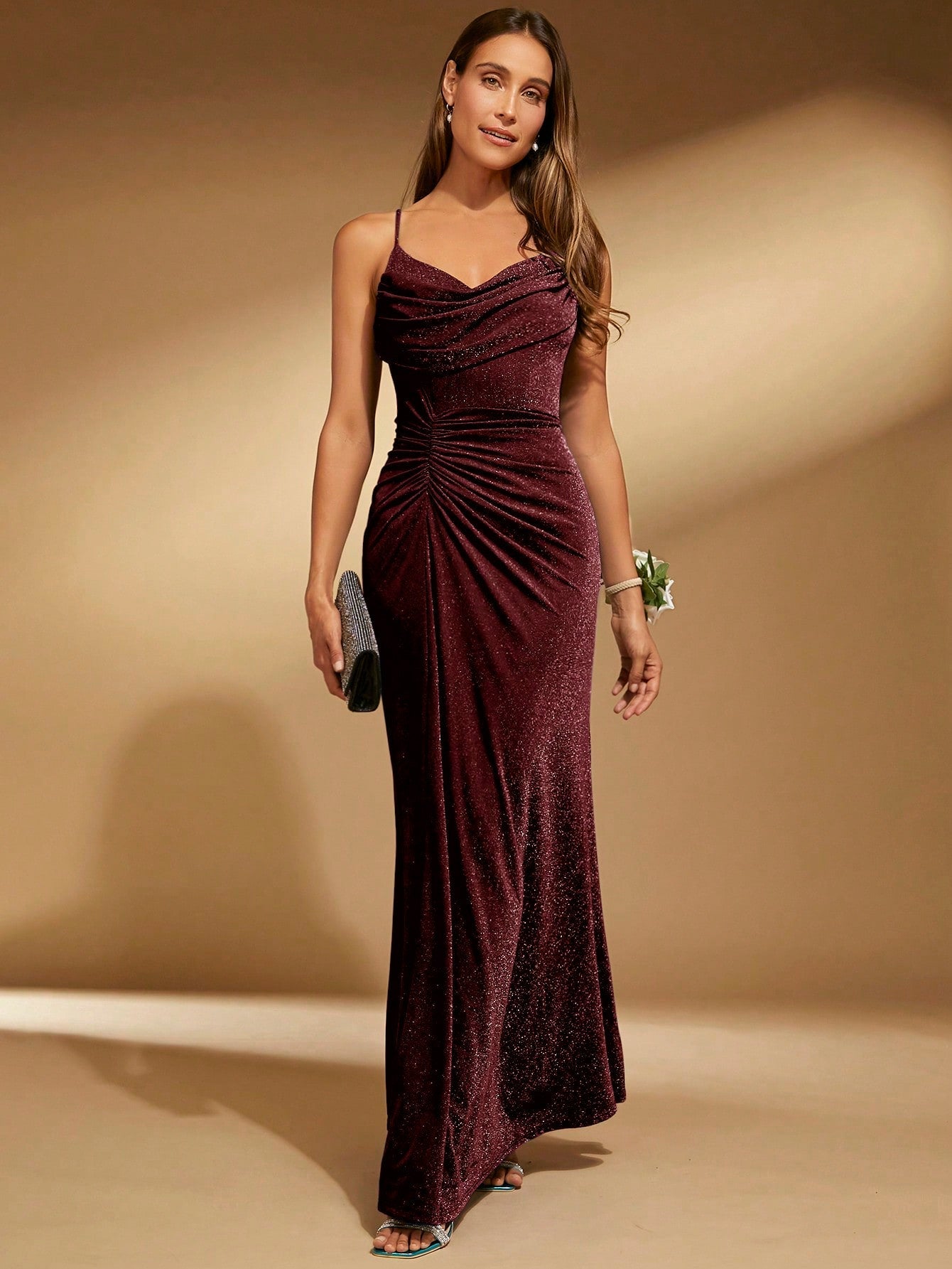 Vestido Elegante con Glitter y Drapeado