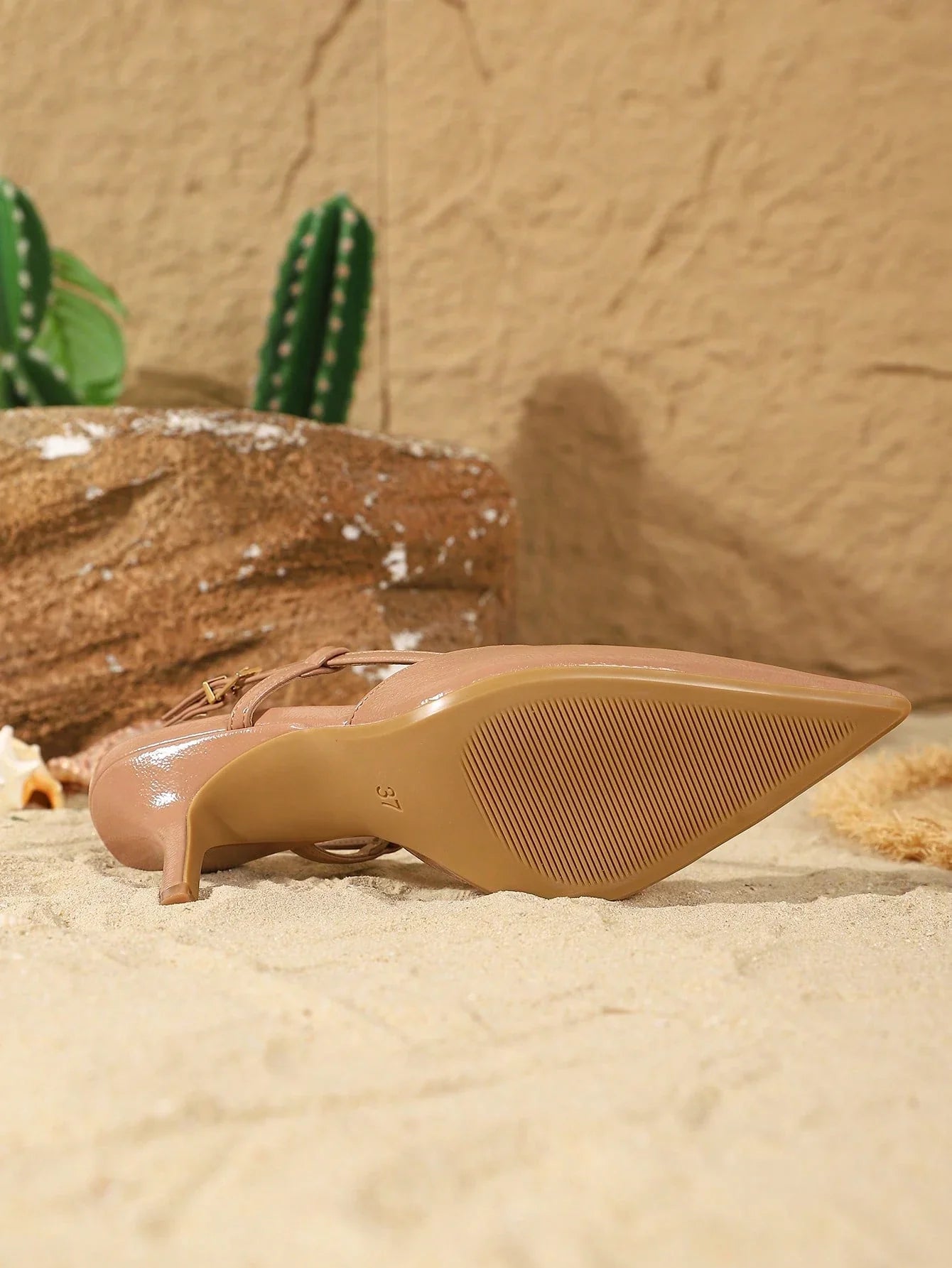 Zapatos Slingback de Punta con Tacón Fino
