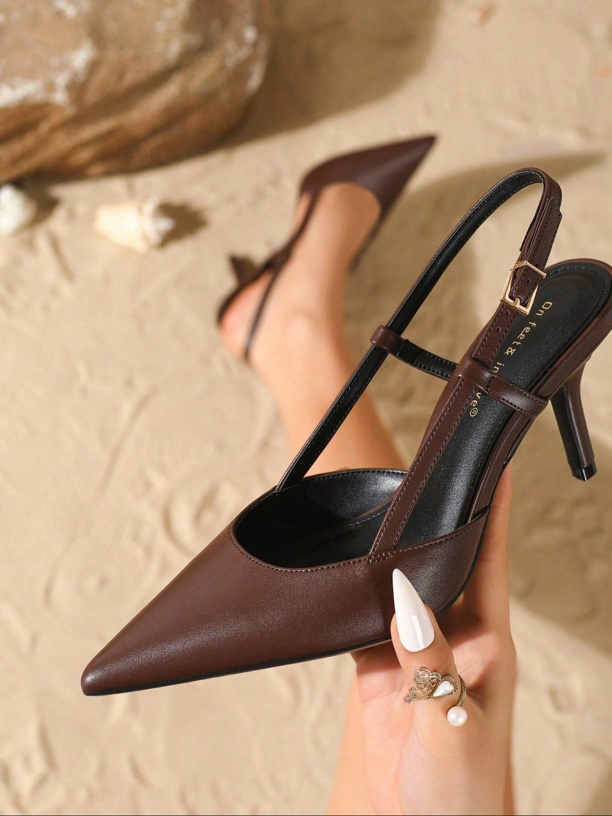 Zapatos Slingback de Punta con Tacón Fino