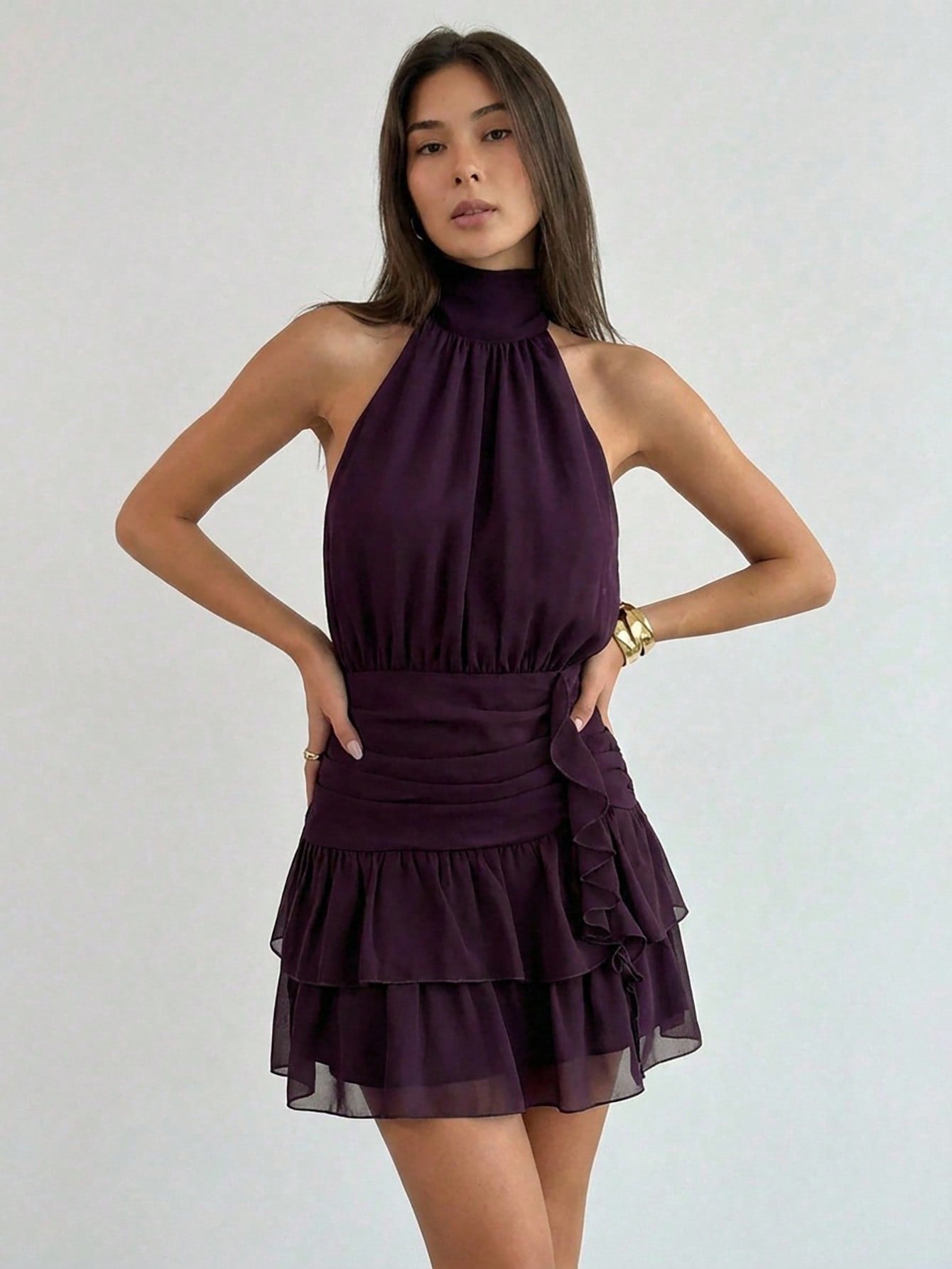 Vestido Corto Cuello Halter con Volantes