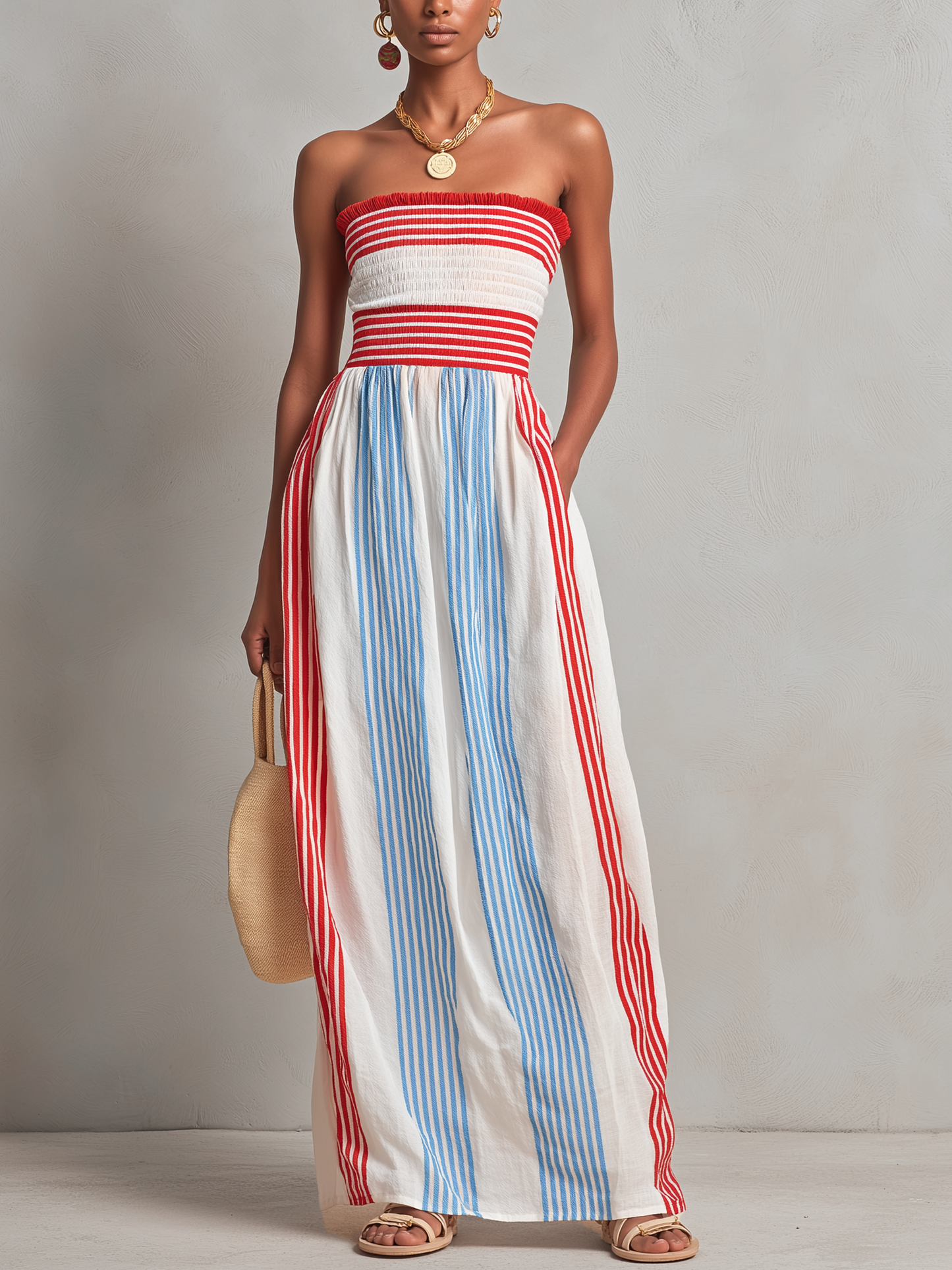 Marina | Vestido maxi sin tirantes a rayas rojas y azules con fruncido