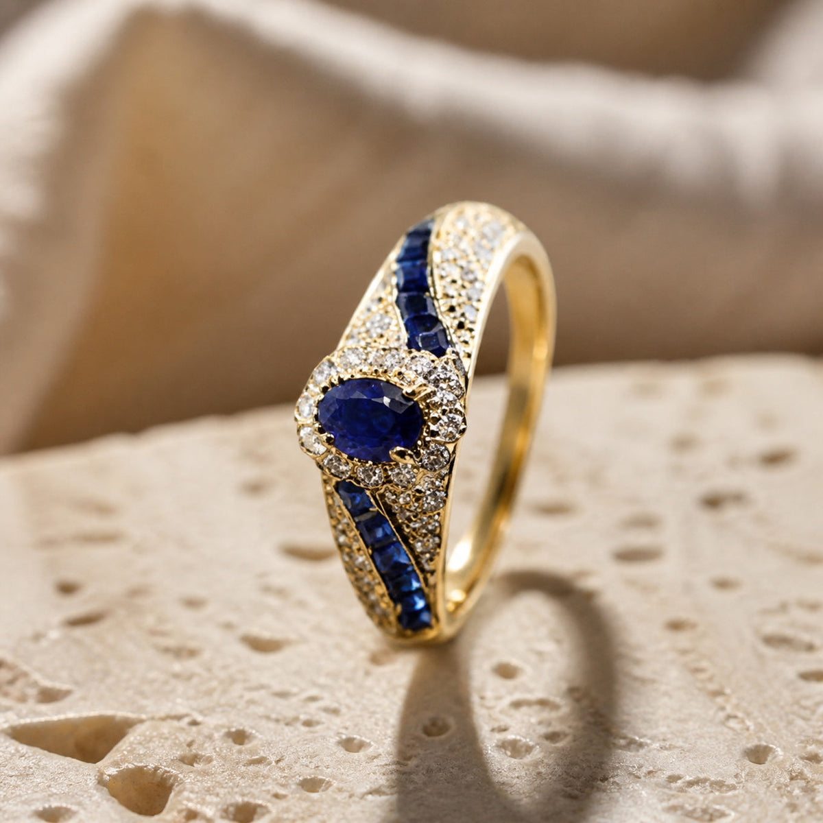 Anillo con Piedras Azules y Claras
