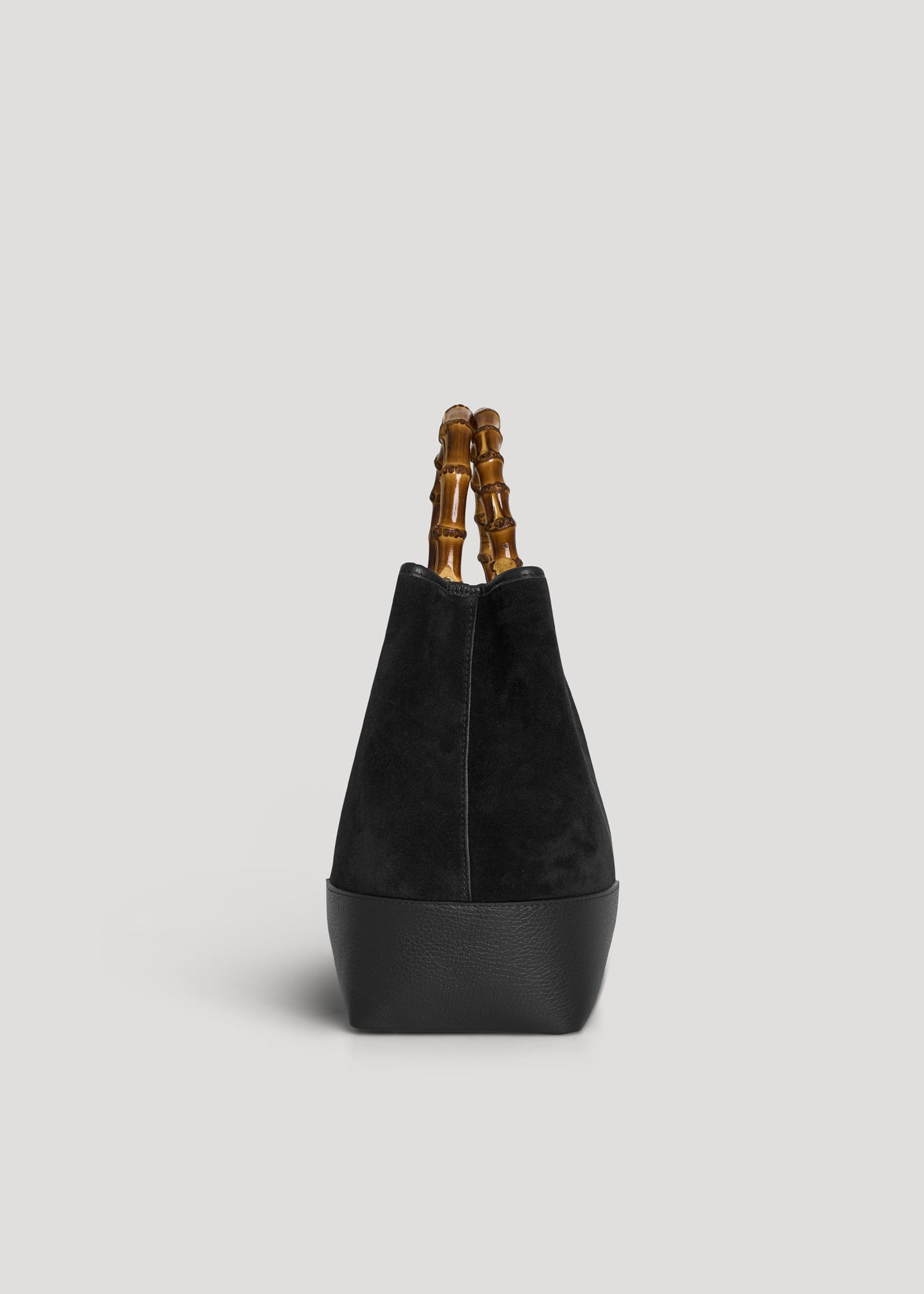 BOLSO DE ANTE CON ASA DE BAMBÚ