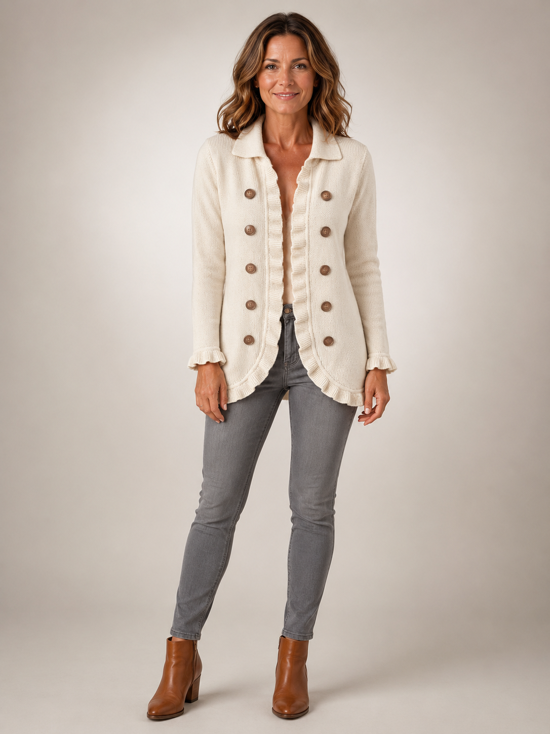 Chaqueta Color Marfil de Punto Acanalado con Volantes