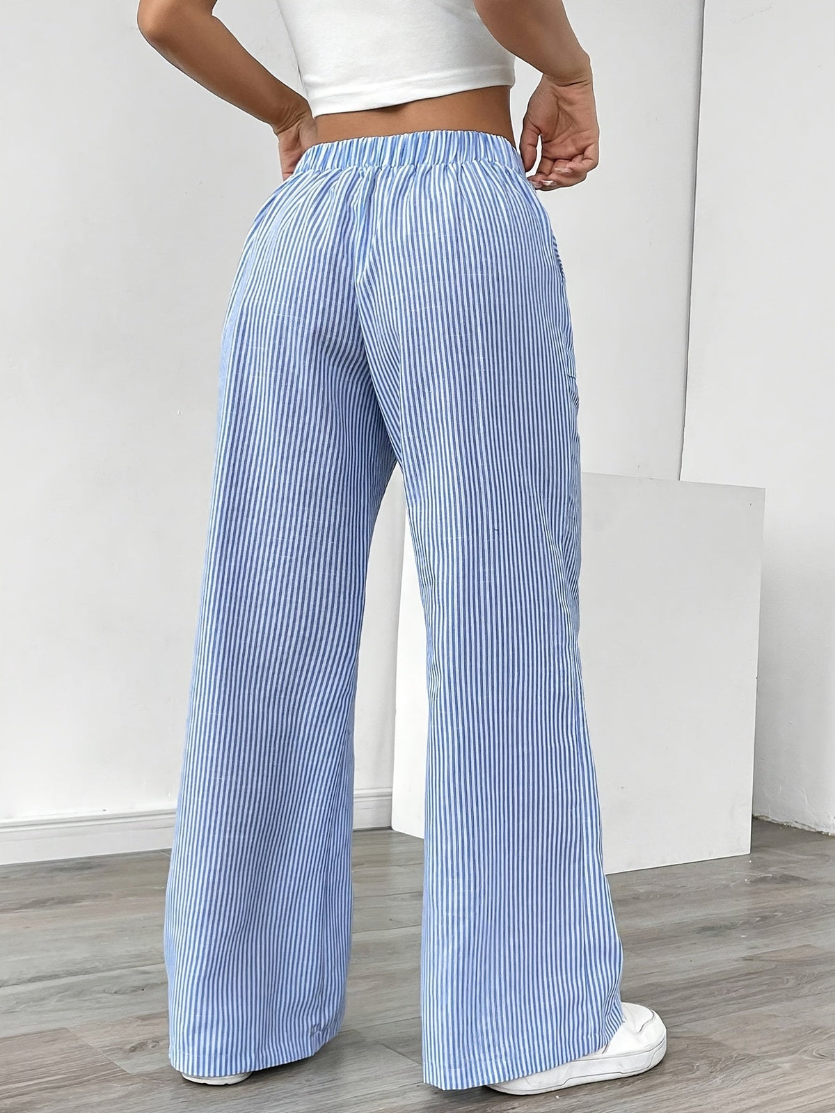 Pantalón ancho de rayas