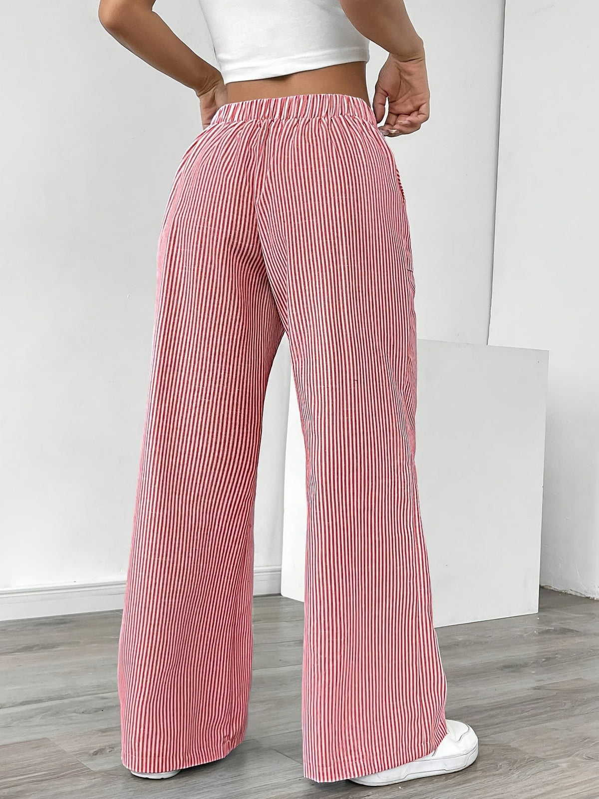 Pantalón ancho de rayas