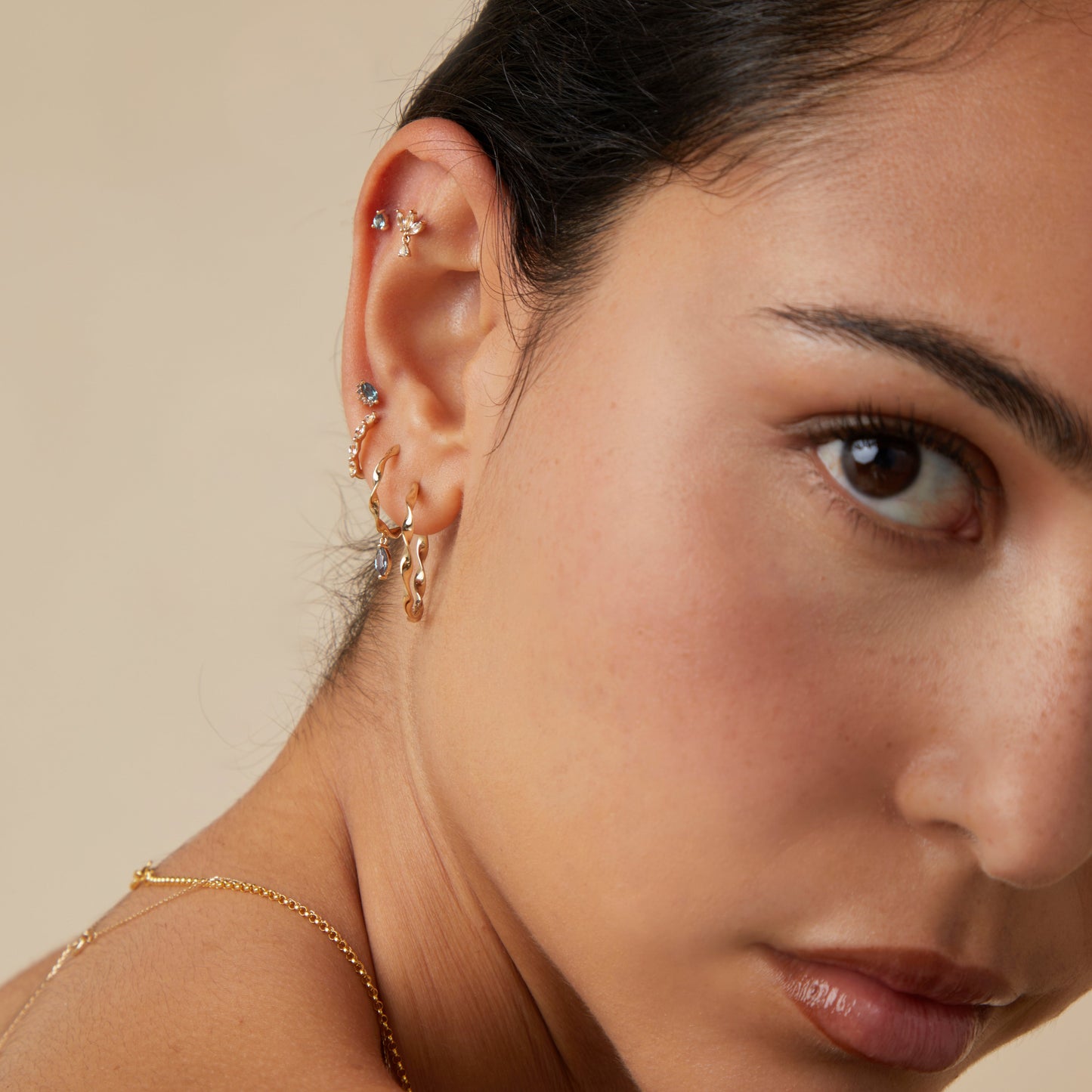Ojo Turco Alejandrita Pendiente Piercing en Oro Sólido