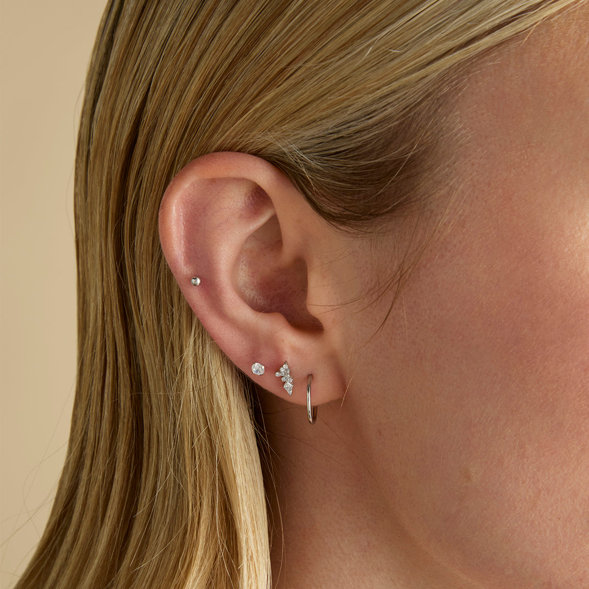 Esencial Bola Titanio Pendiente Piercing en Platino