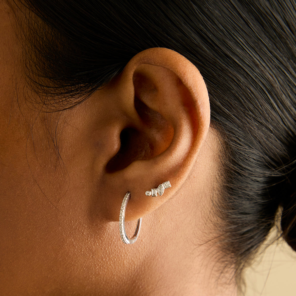 Diamante Engaste Racimo Pendiente Piercing en Oro Blanco Sólido
