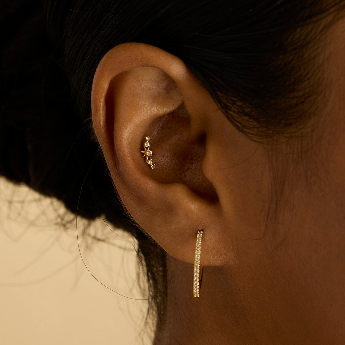 Estrella Curvado Pendiente Piercing en Oro Sólido