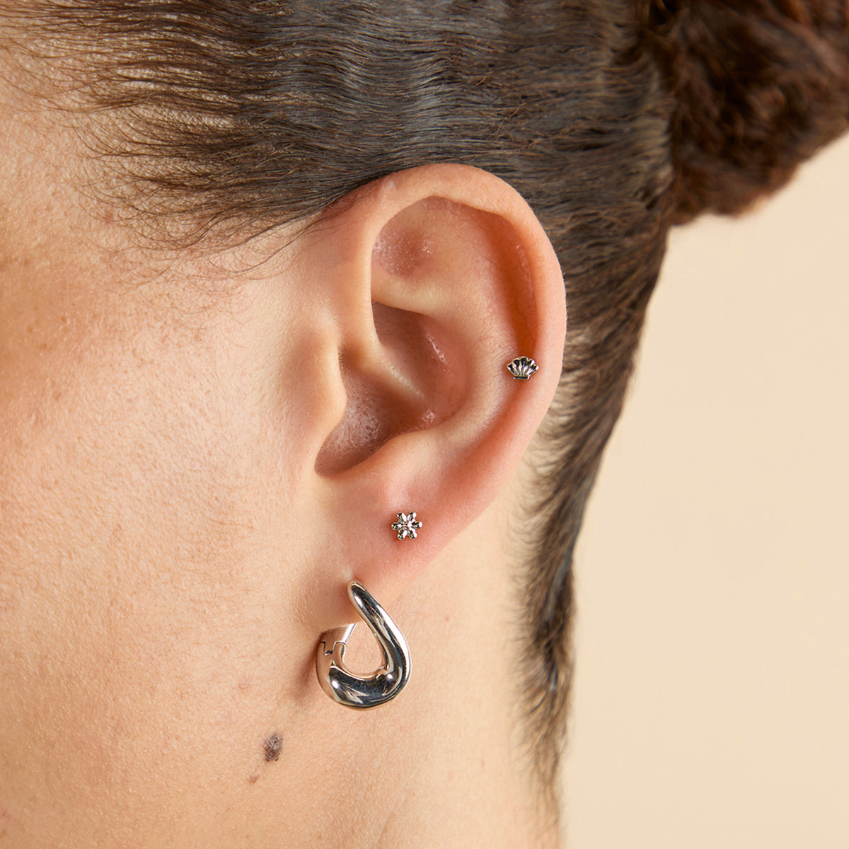 Flor Titanio Pendiente Piercing en Platino