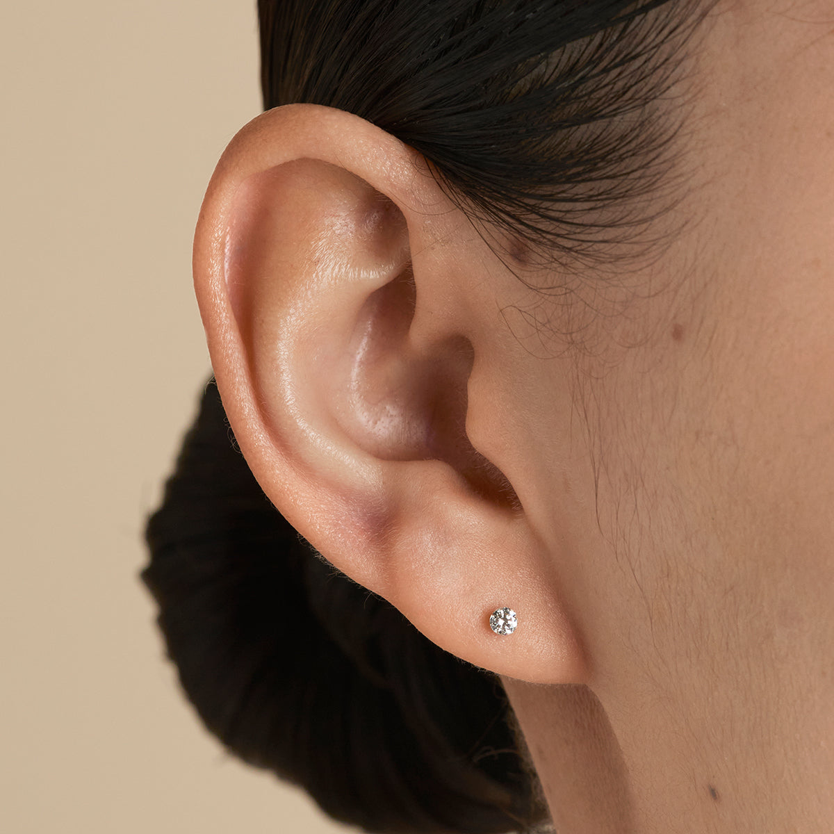 Flotante Diamante Grande Pendiente Piercing en Oro Sólido