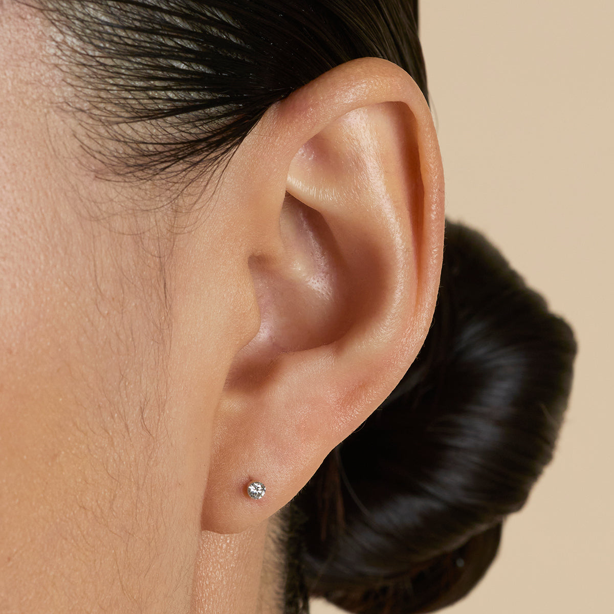 Flotante Diamante Mediano Pendiente Piercing en Oro Blanco Sólido