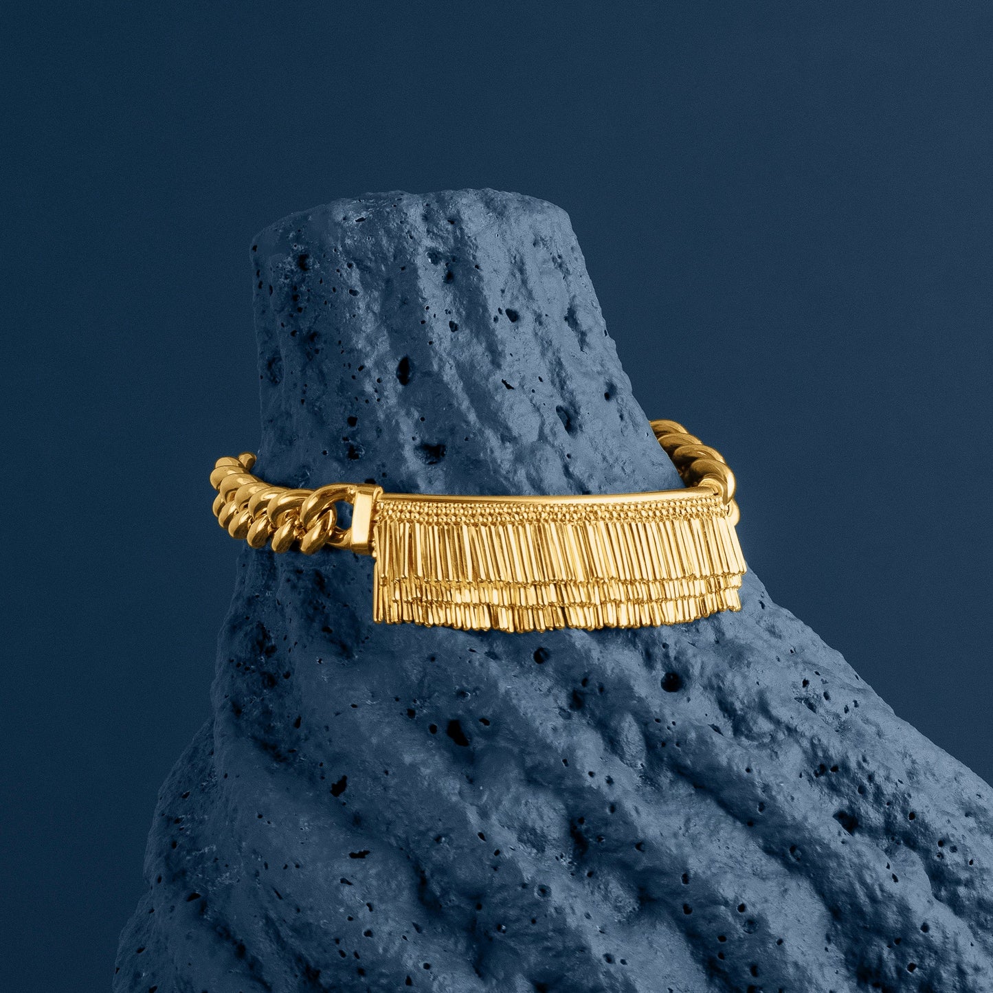 GOLD TASSEL AND CHAIN BRACELET