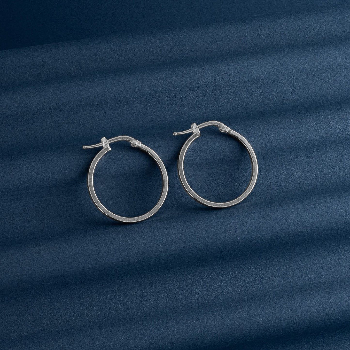 CLASSIC SILVER HOOP EARRINGS