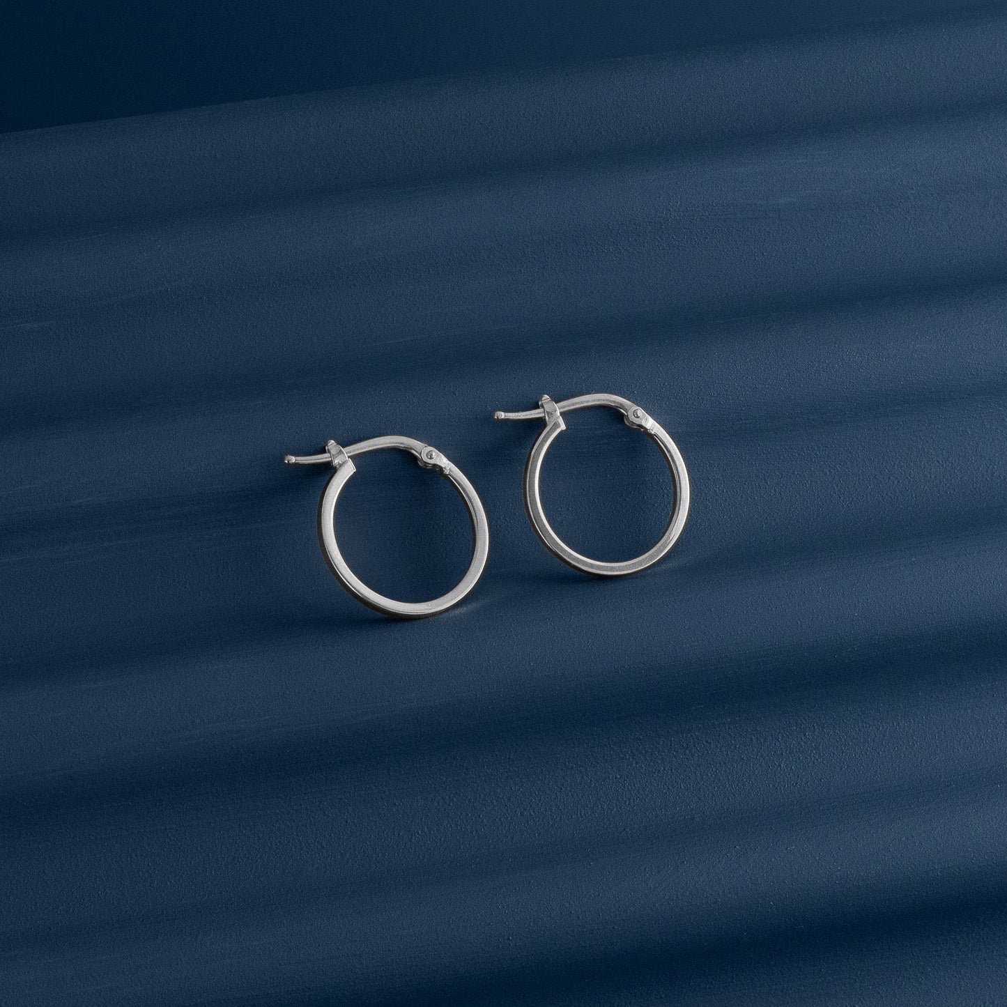 CLASSIC SILVER HOOP EARRINGS