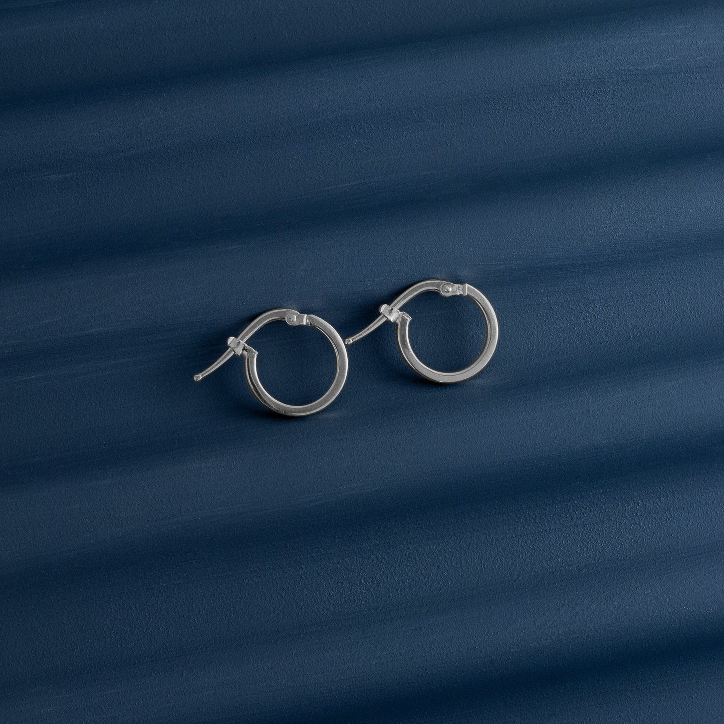 CLASSIC SILVER HOOP EARRINGS