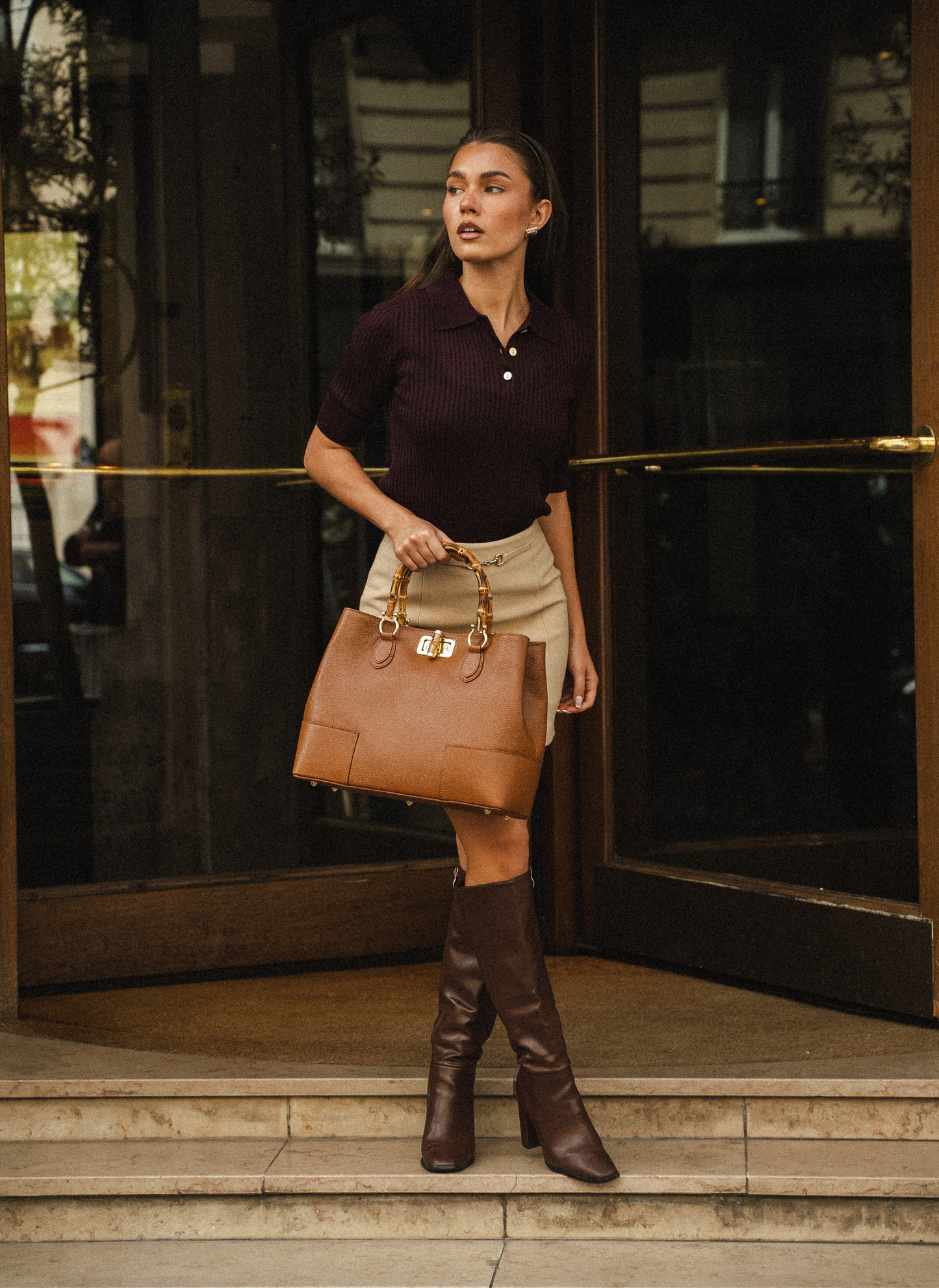 BOLSO DE ANTE CON ASA DE BAMBÚ