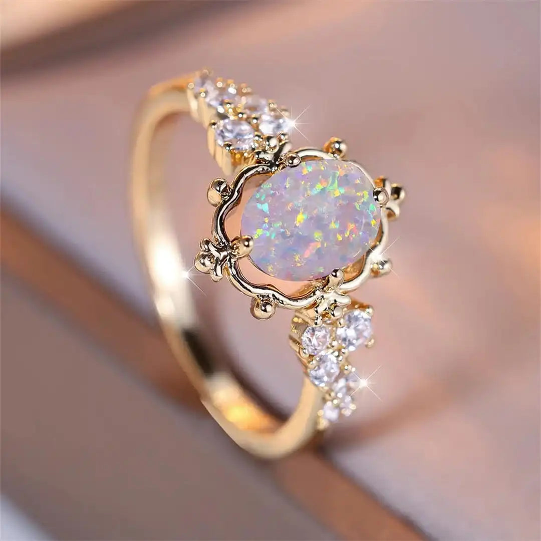 Anillo con Gran Piedra Blanco Lechoso