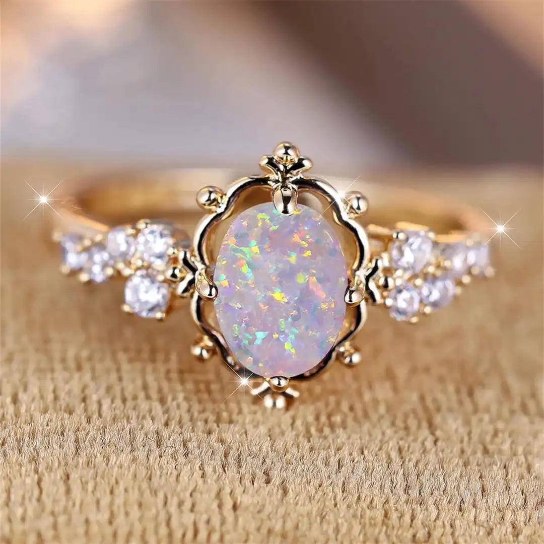 Anillo con Gran Piedra Blanco Lechoso