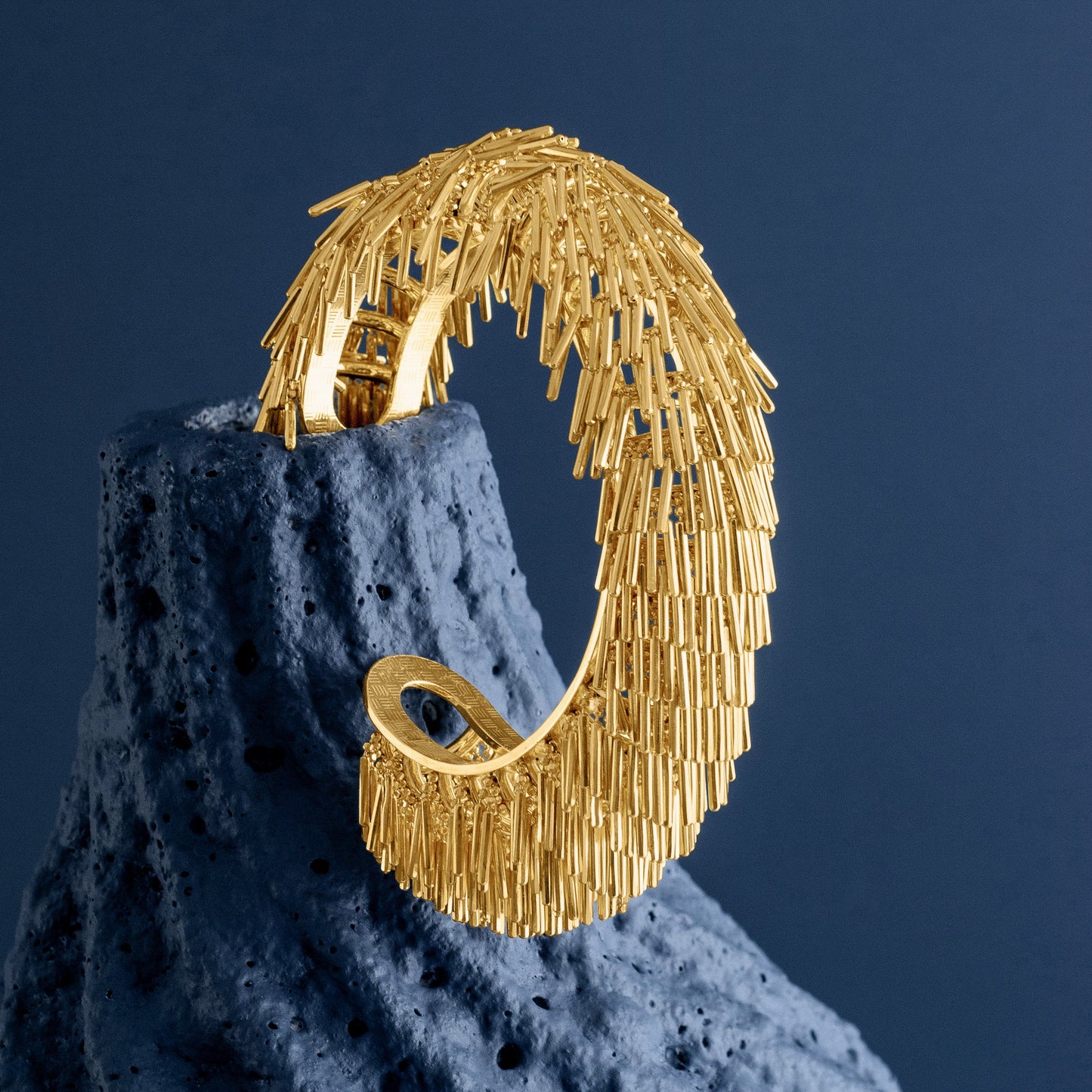 LARGE GOLD TASSEL CUFF