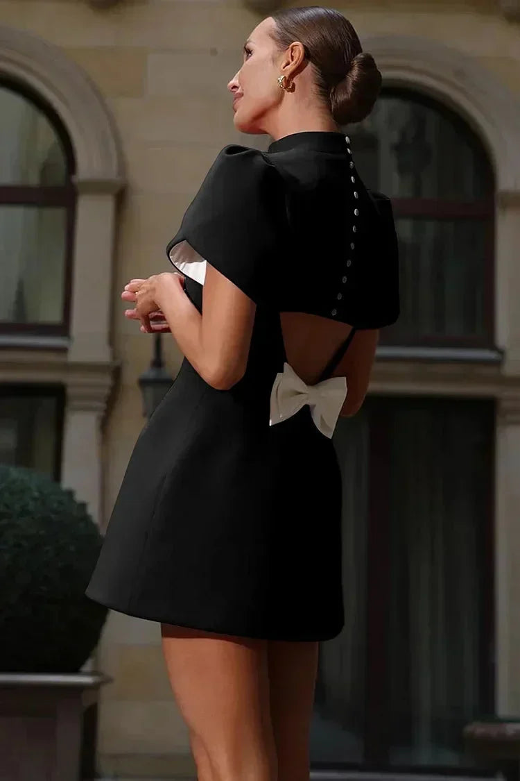 Vestido con Escote Halter y Lazo de Satén