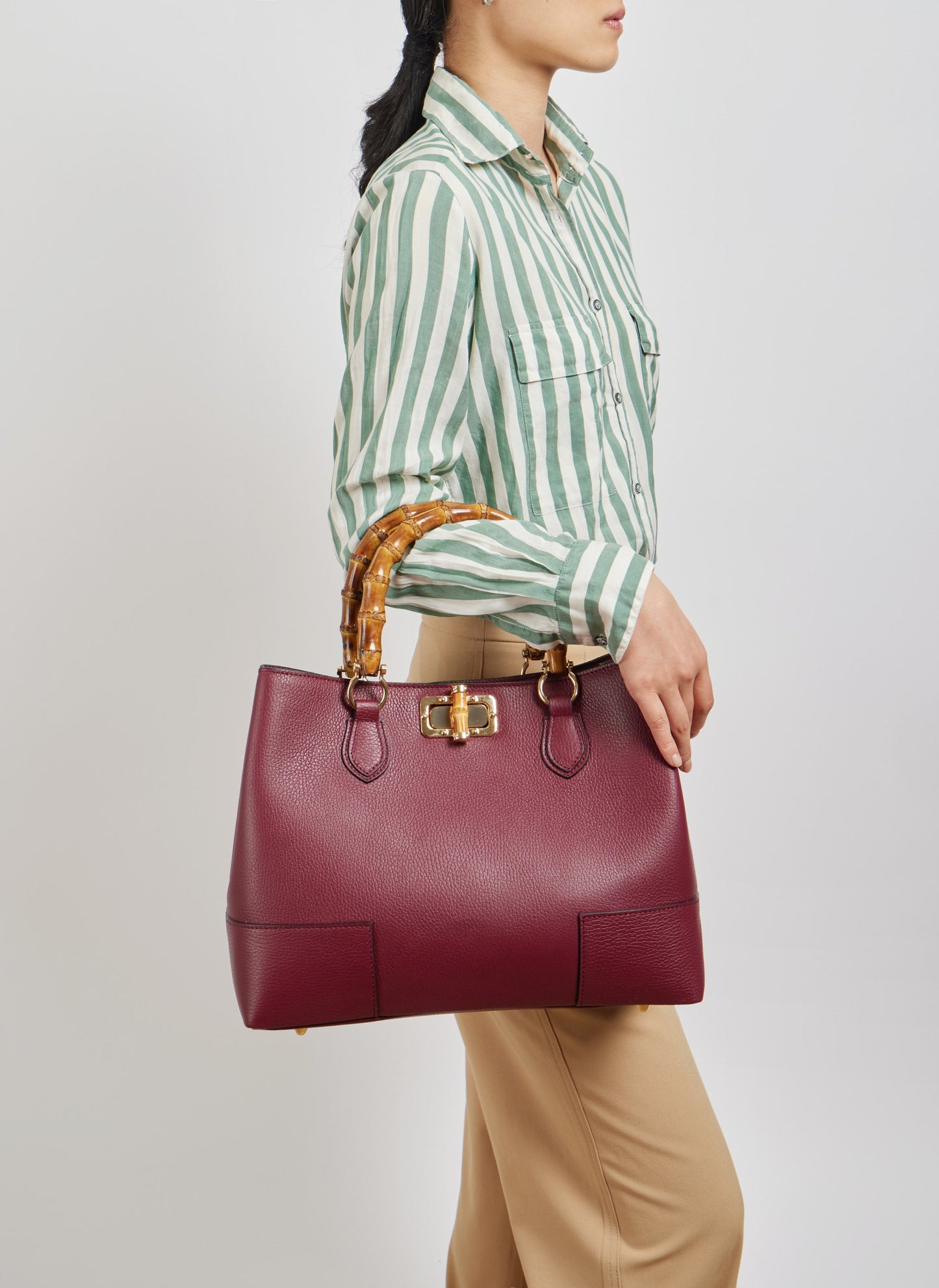 BOLSO DE ANTE CON ASA DE BAMBÚ