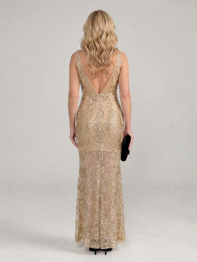 Vestido Largo de Encaje Bordado con Perlas